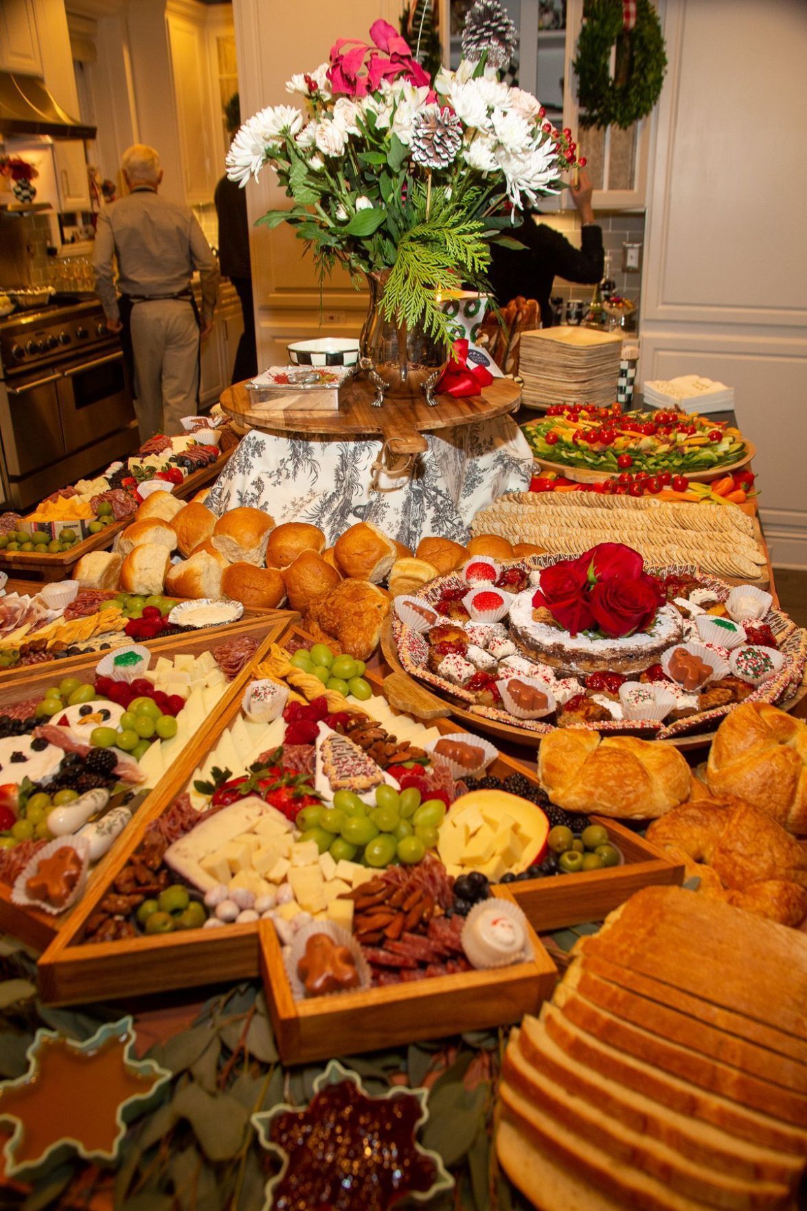 Visitation Academy Mothers' Club's Christmas Open House Cocktail Party